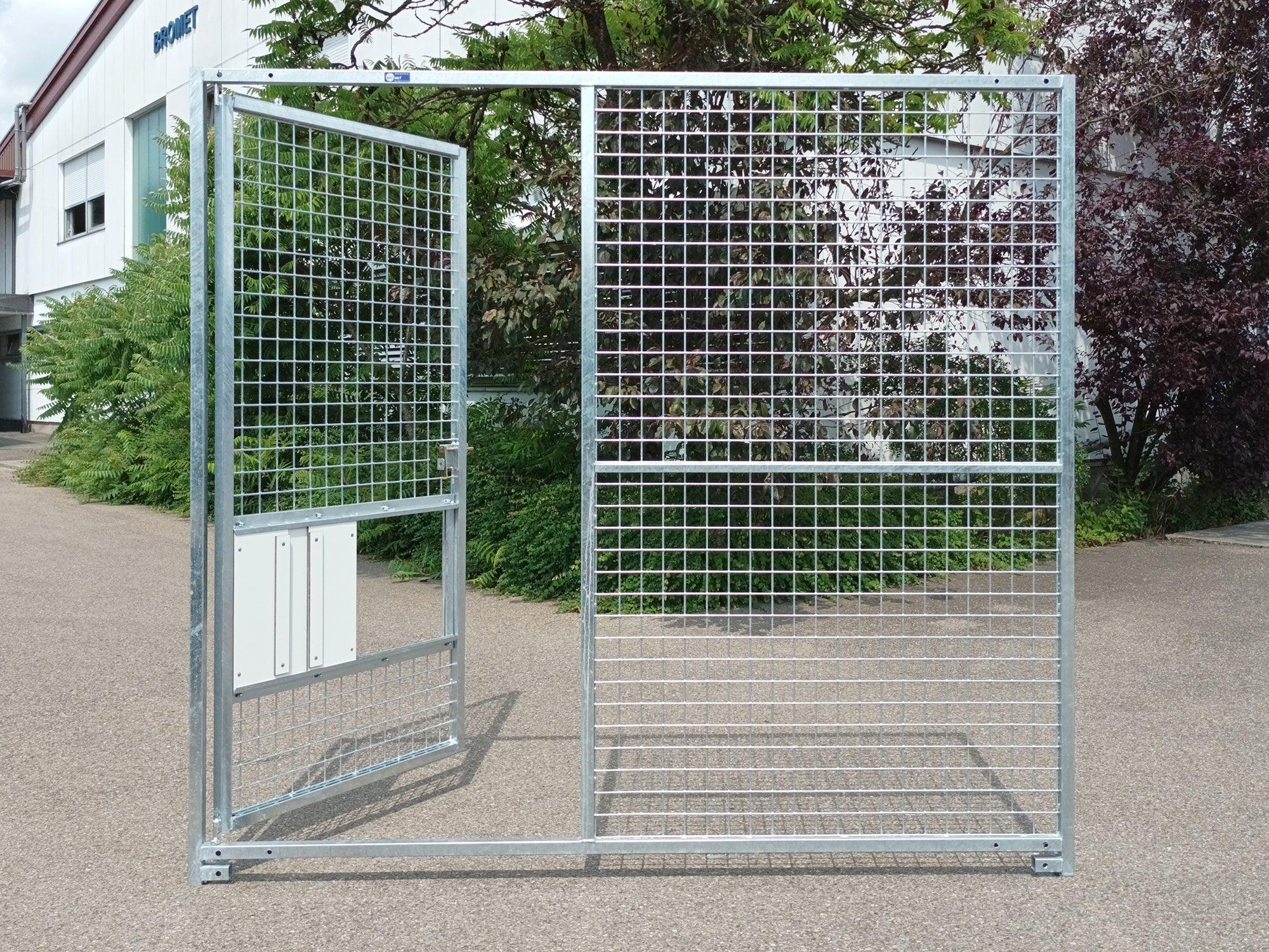 Hundezwingerelement mit Türe und Sicherheitsschieber für Hunde