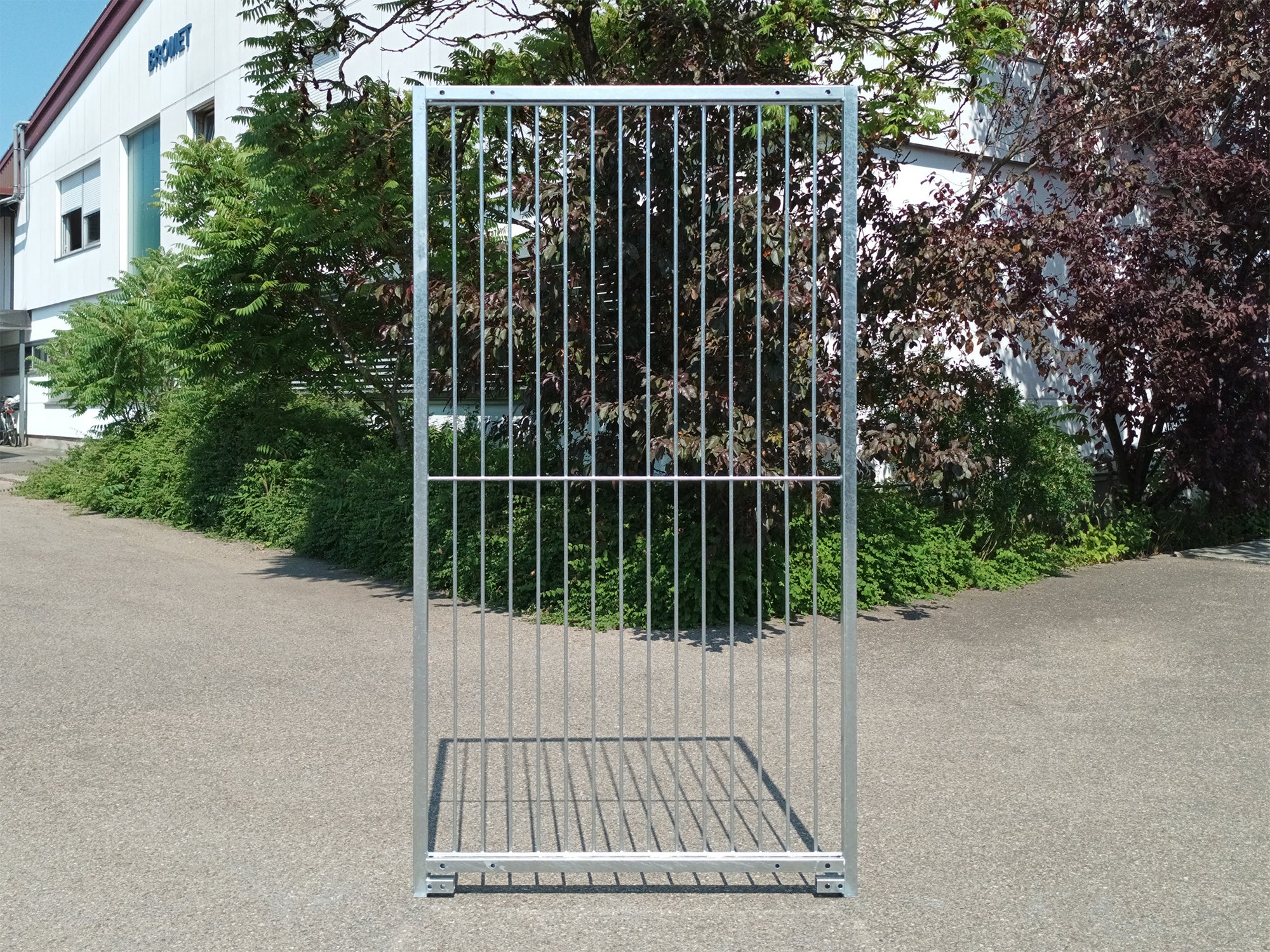 Rohrstabelement aus verzinktem Stahlrohren und einer Stabmatte