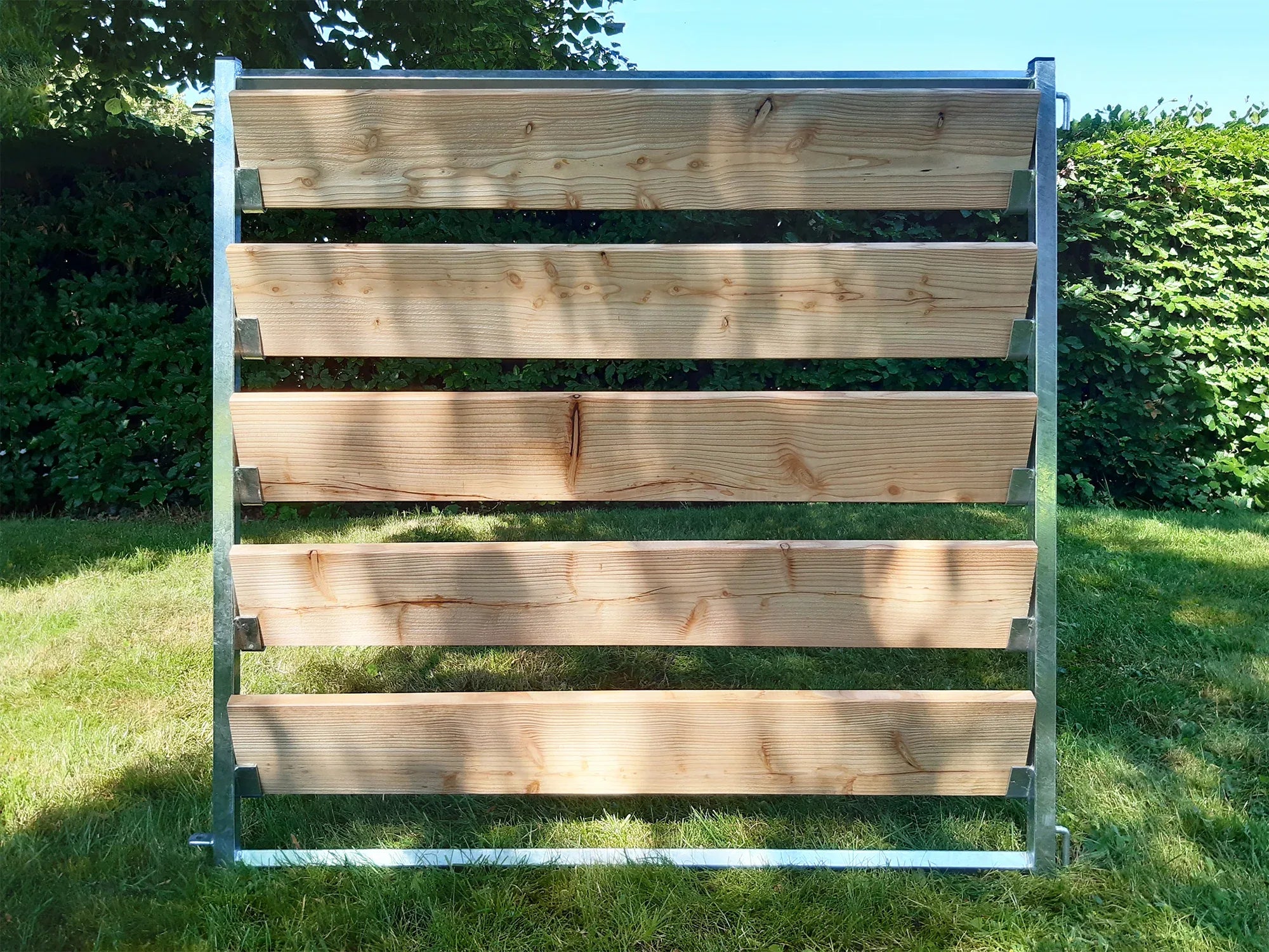 Komposterelement mit herausnehmbaren und naturbelassenen Holzbretter