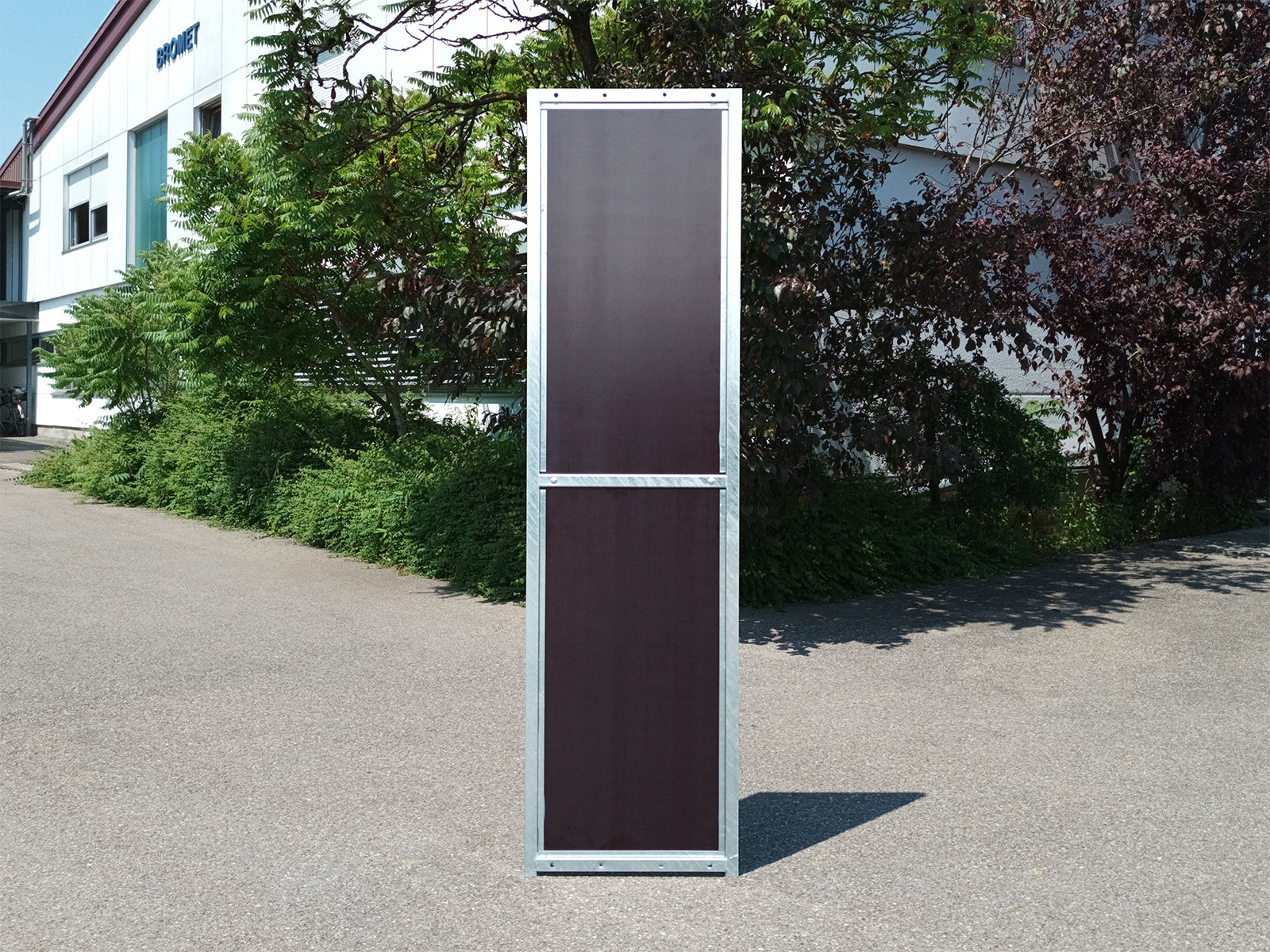 Zwingerwand 0,5 Meter breit mit Stahlrohrrahmen und Mehrschichtplatten