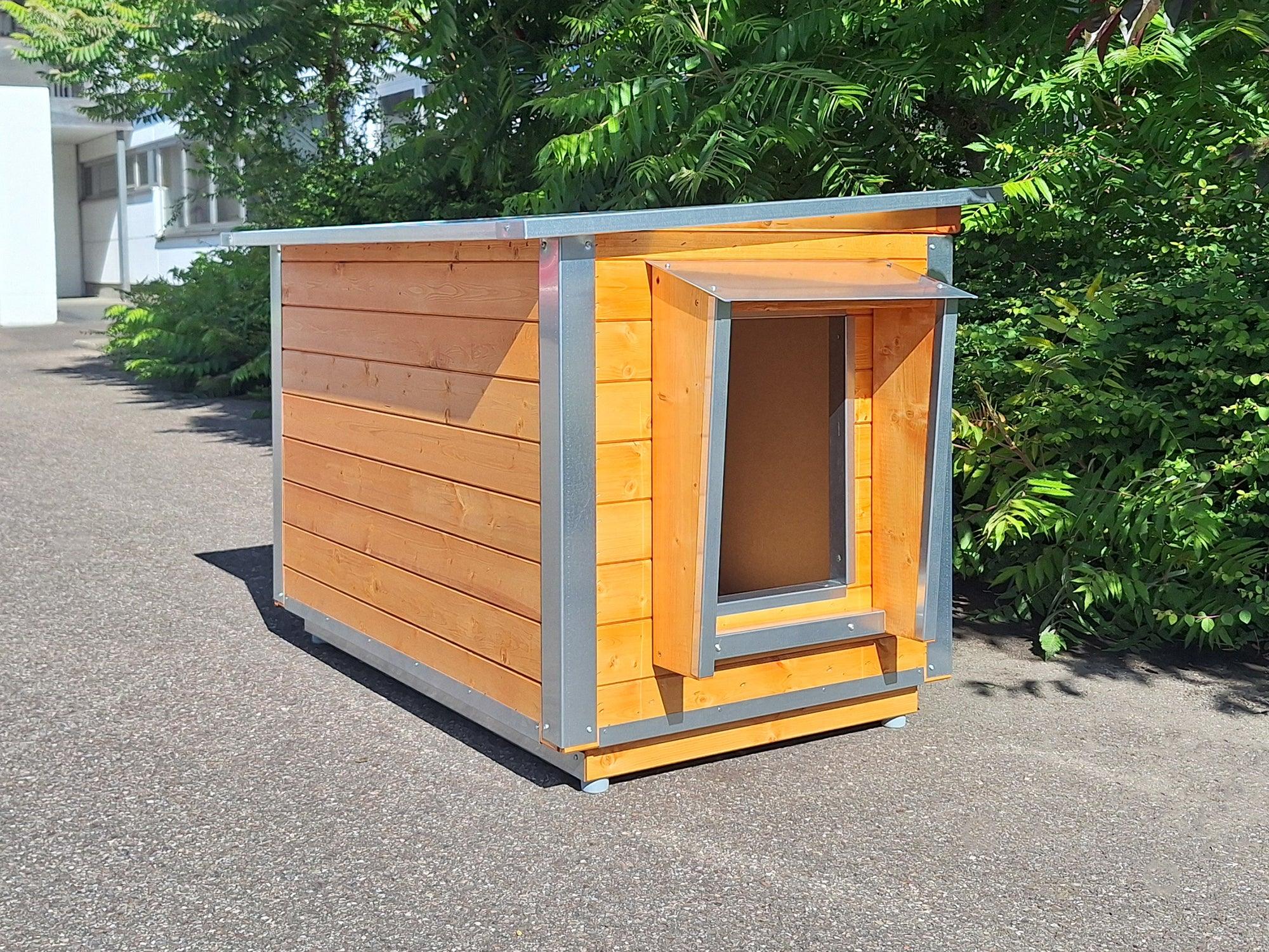 Outdoor Hundehütte mit Vordach aus verzinktem Blech