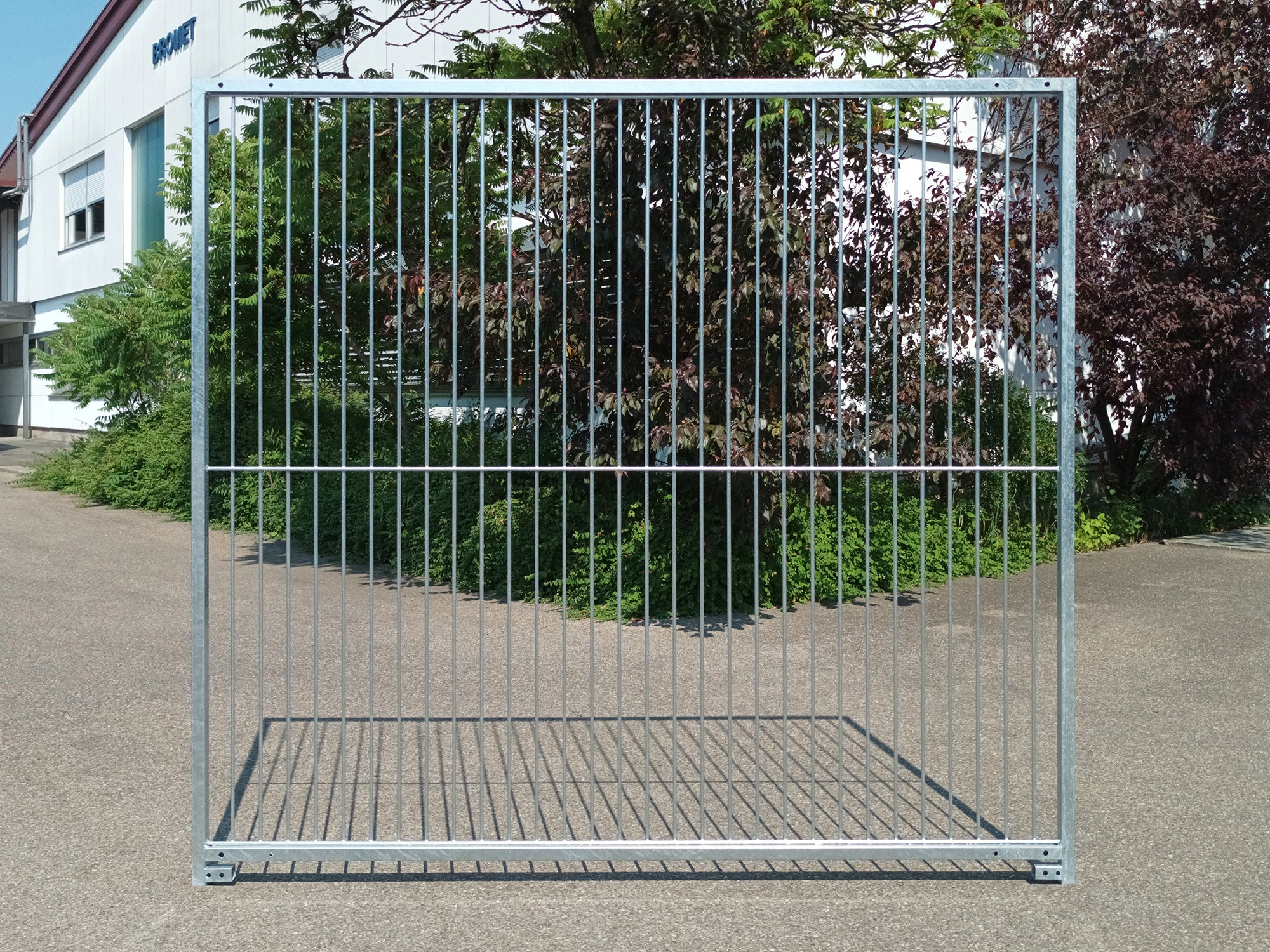 Stabelement mit einem 4-Kantrohrrahmen und eingeschweißter Stabmatte