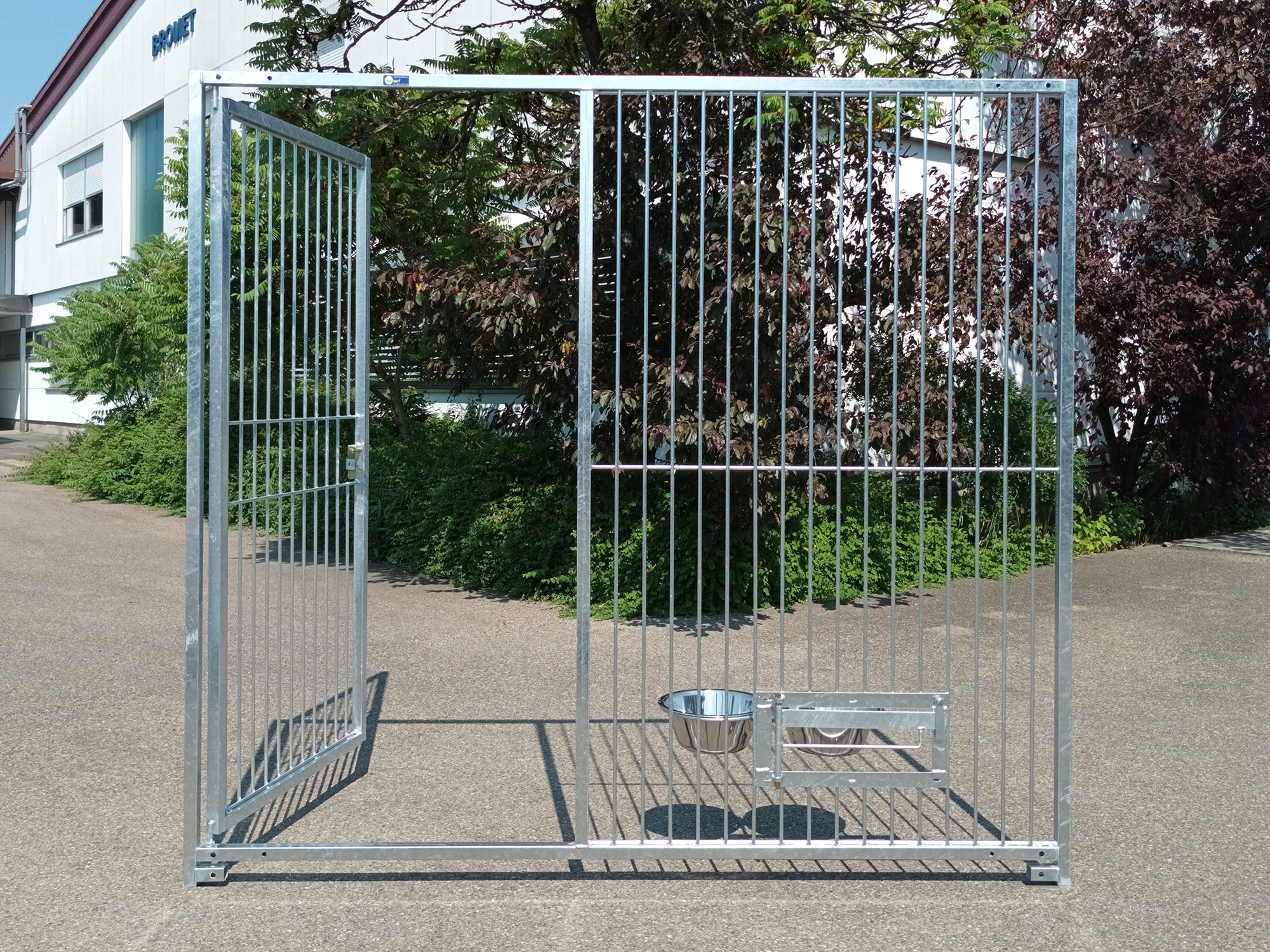 Rohrstabelement mit Türe und Futterset mit 2 Edelstahlnäpfen für Hunde