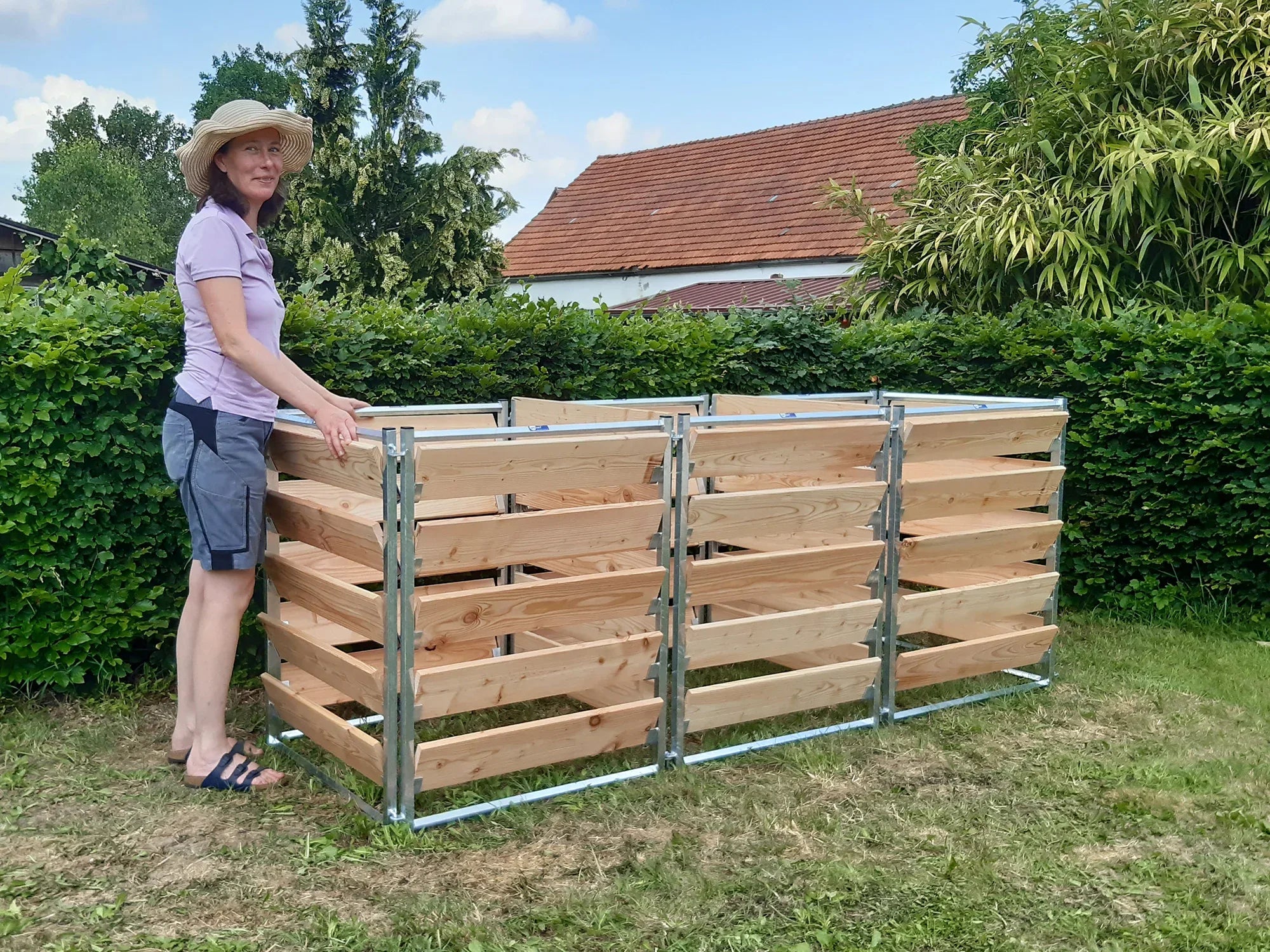 Komposter mit Unterteilung aus Holz mit stabilem Stahlrahmen