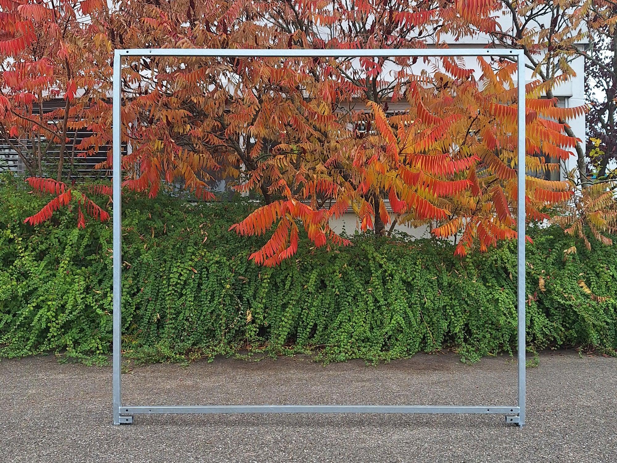 Stahlrahmen aus verzinkten Vierkantrohren Breite 2 Meter Höhe 1,8 Meter