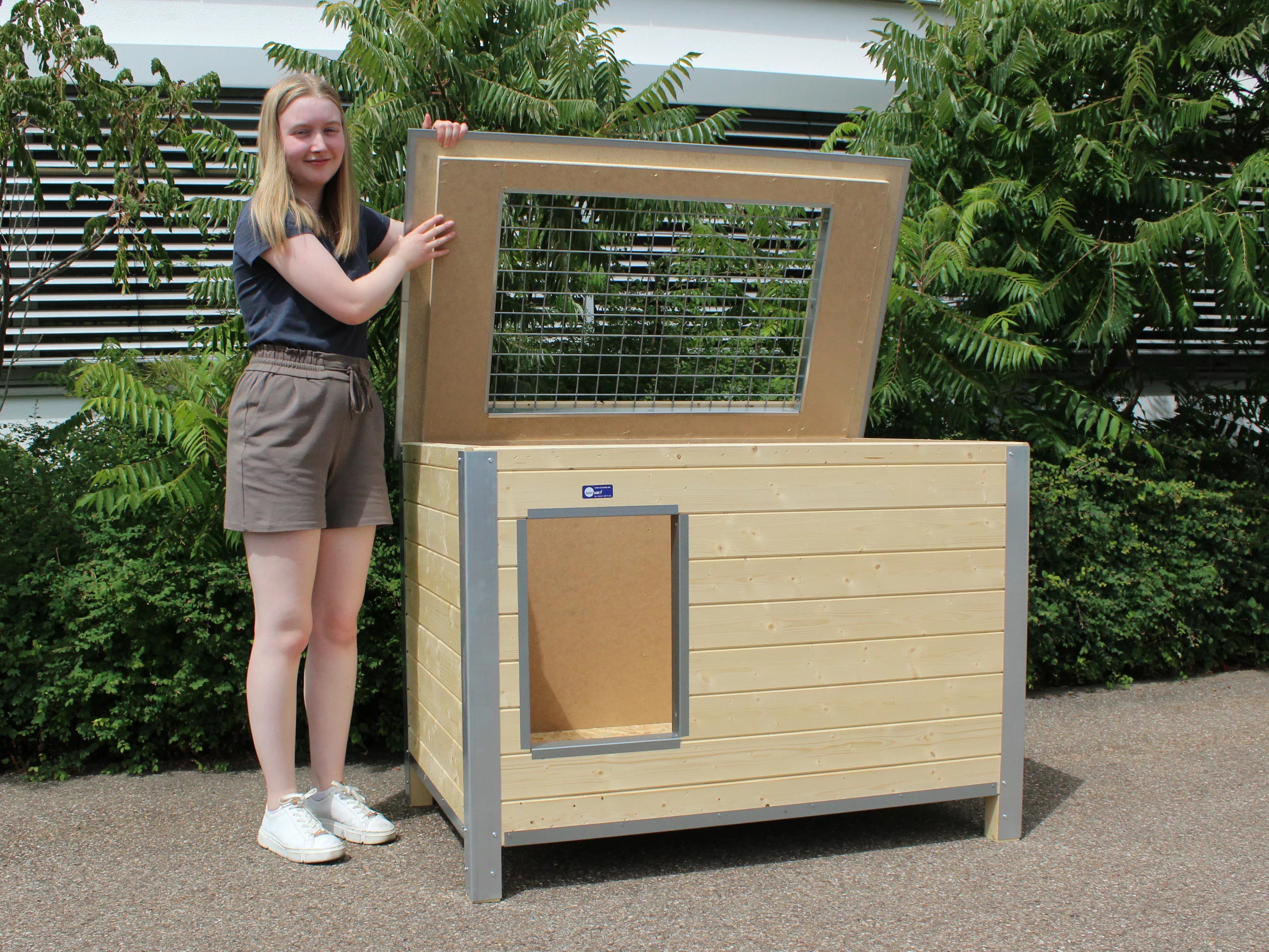 Hundehütte aus Holz mit abnehmbarem Wärme-Dach