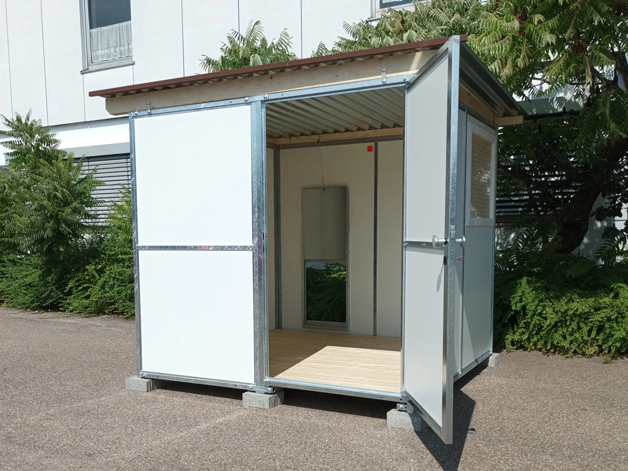 Zuchtzelle 2 x 2 m Einzelstehend mit Fenster und Schieber mit Seilzug