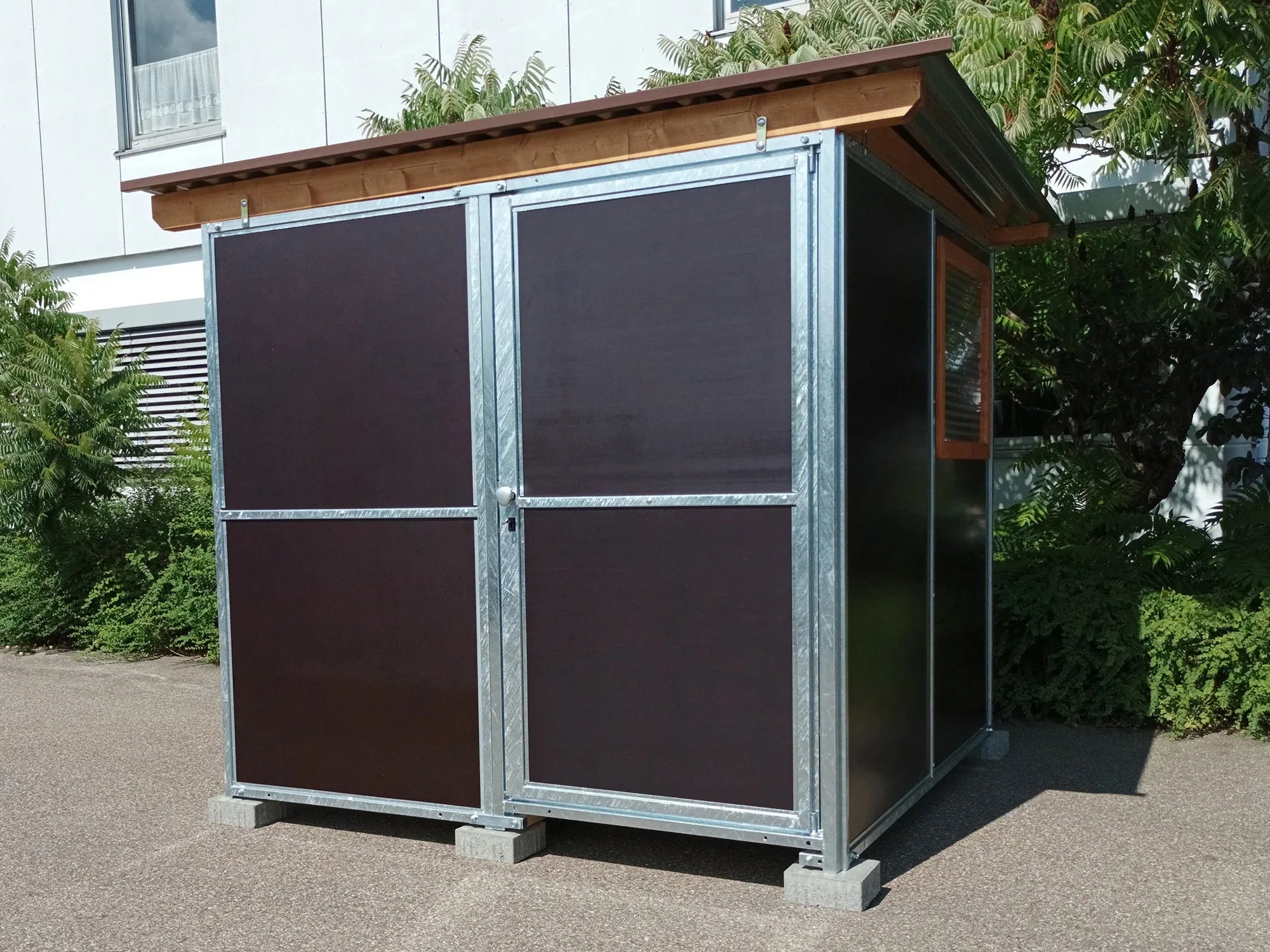 Nato-Zuchtzelle 2 x 2 m mit Dach, Fenster und Holzboden