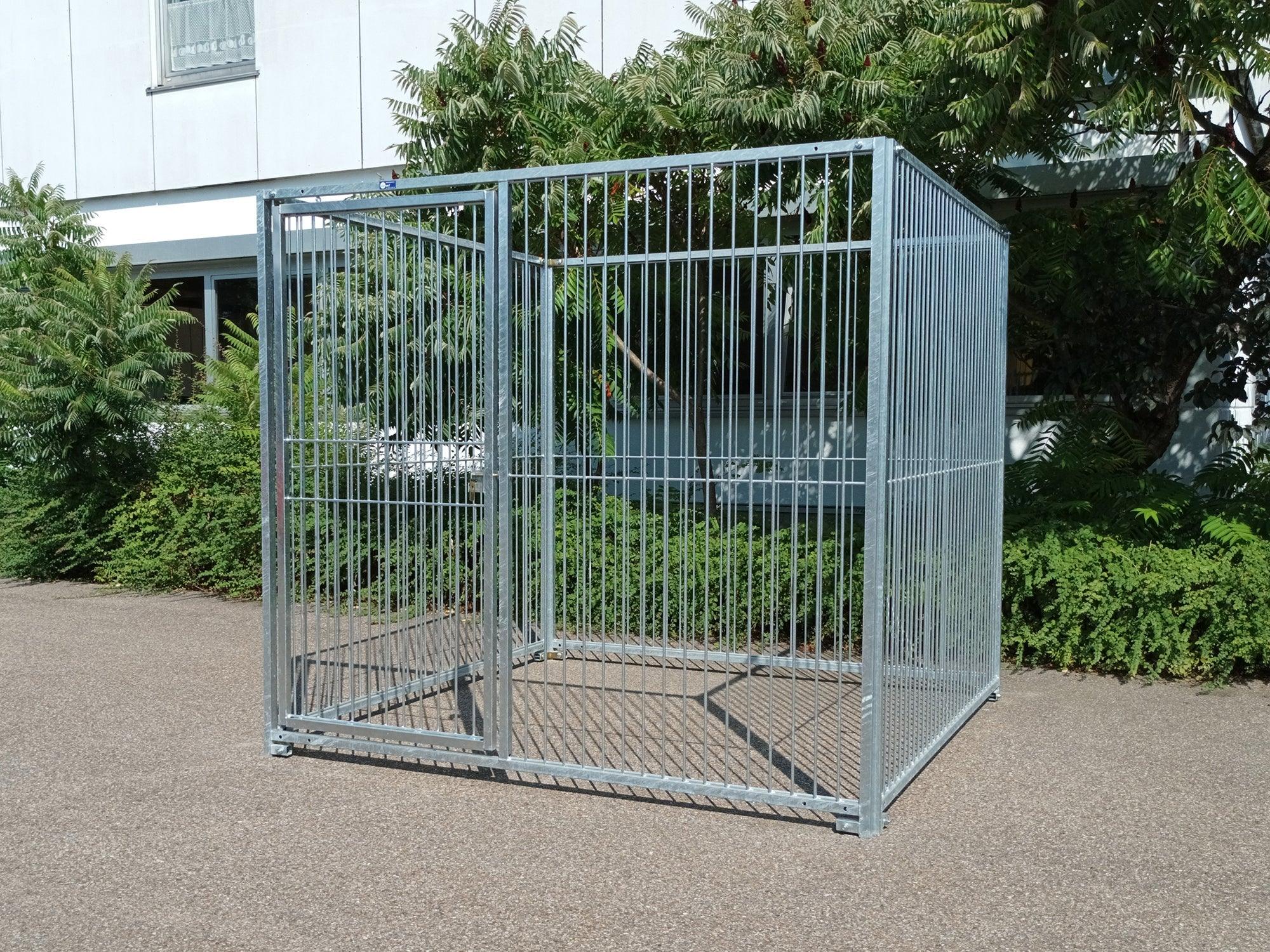 Hundezwinger aus Stahl für den Innenbereich aus Rohrstabelementen