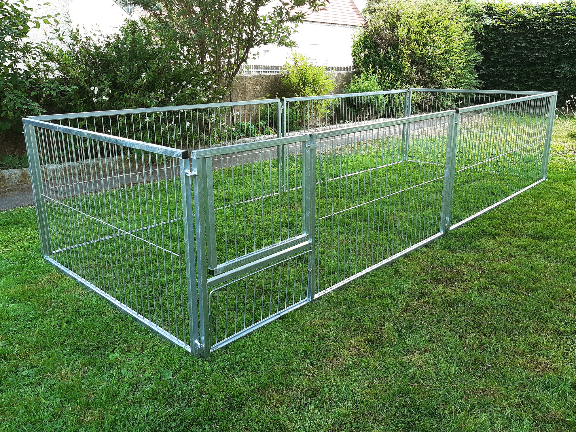 Großes Welpenfreigehege für Hunde, aus feuerverzinkten Elementen