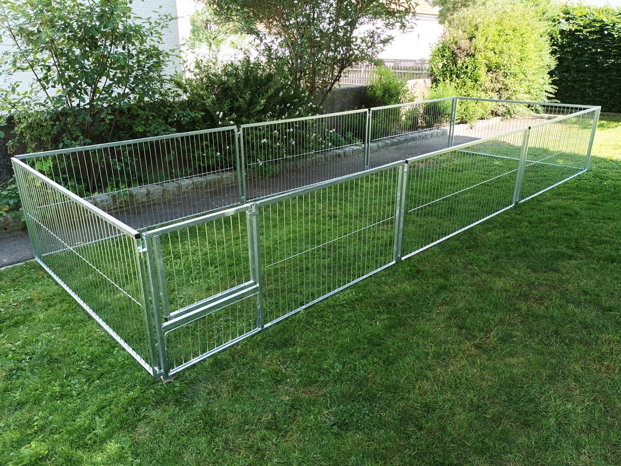 Welpenauslauf 12 Quadratmeter groß aus 2 m langen Elementen