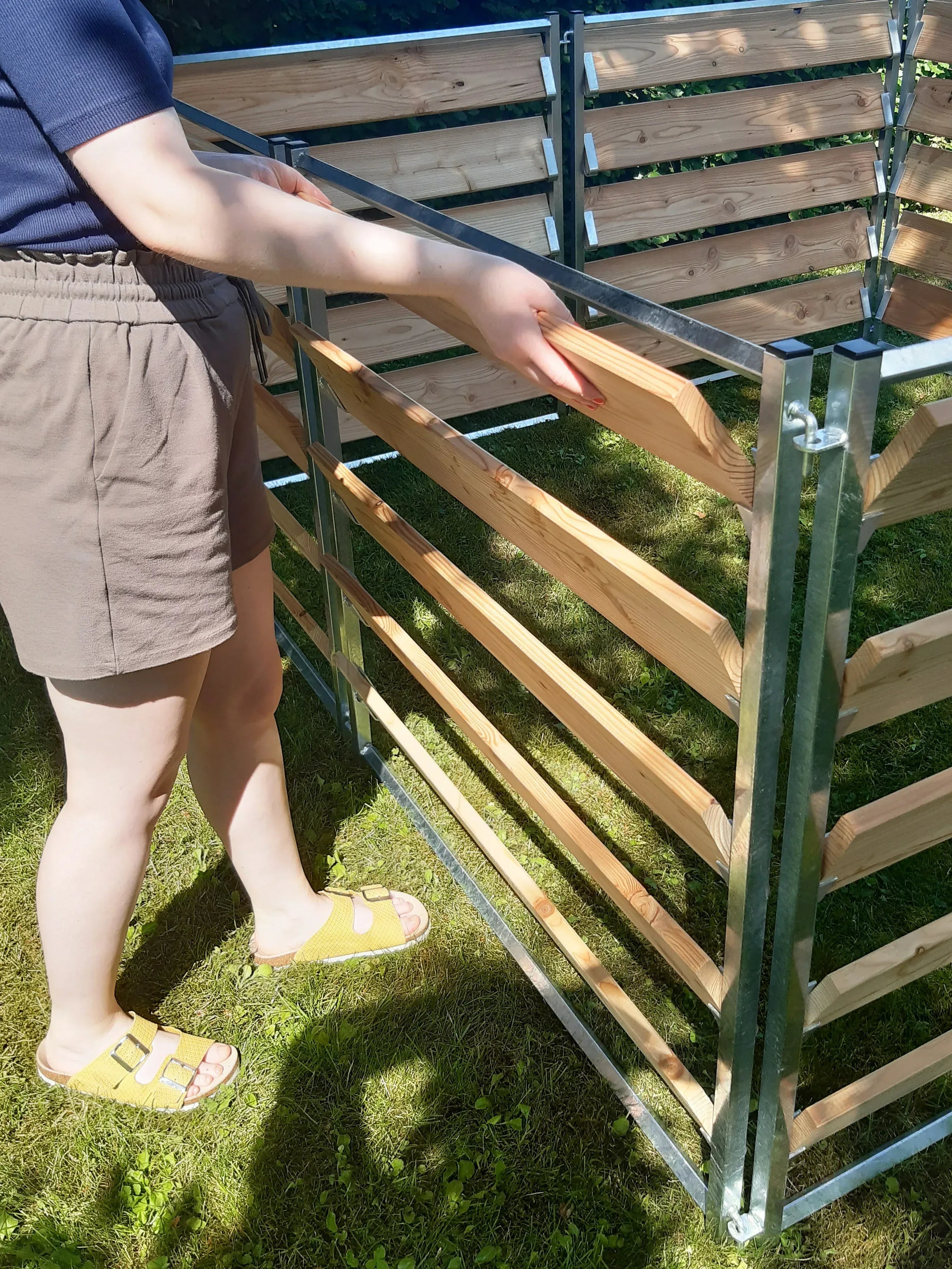 Komposter mit eingeschobenen Bretter, einfach zu wechseln und zu montieren