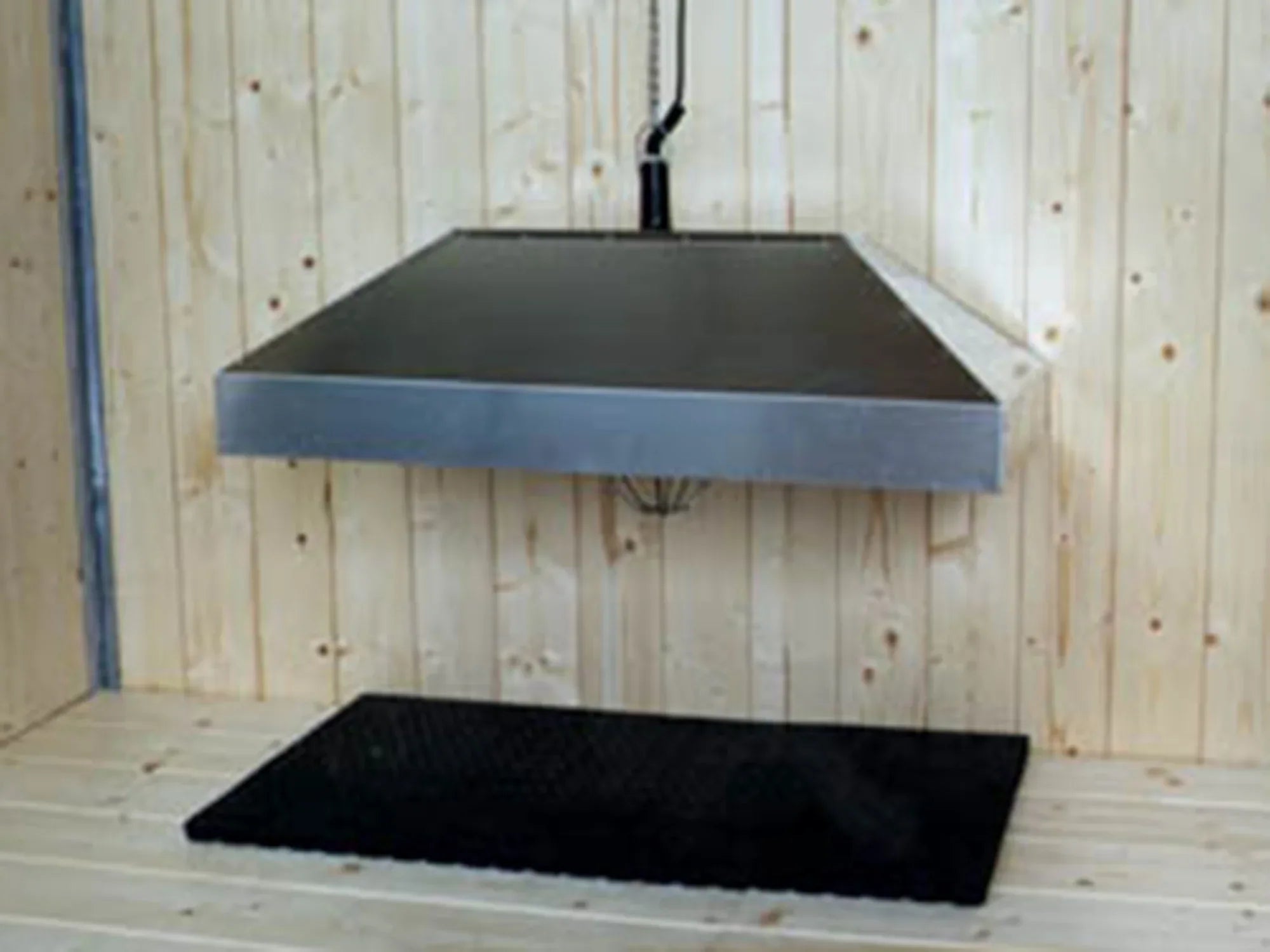 Wurfstrahler mit Infrarotlampe und Gehäuse aus Aluminium