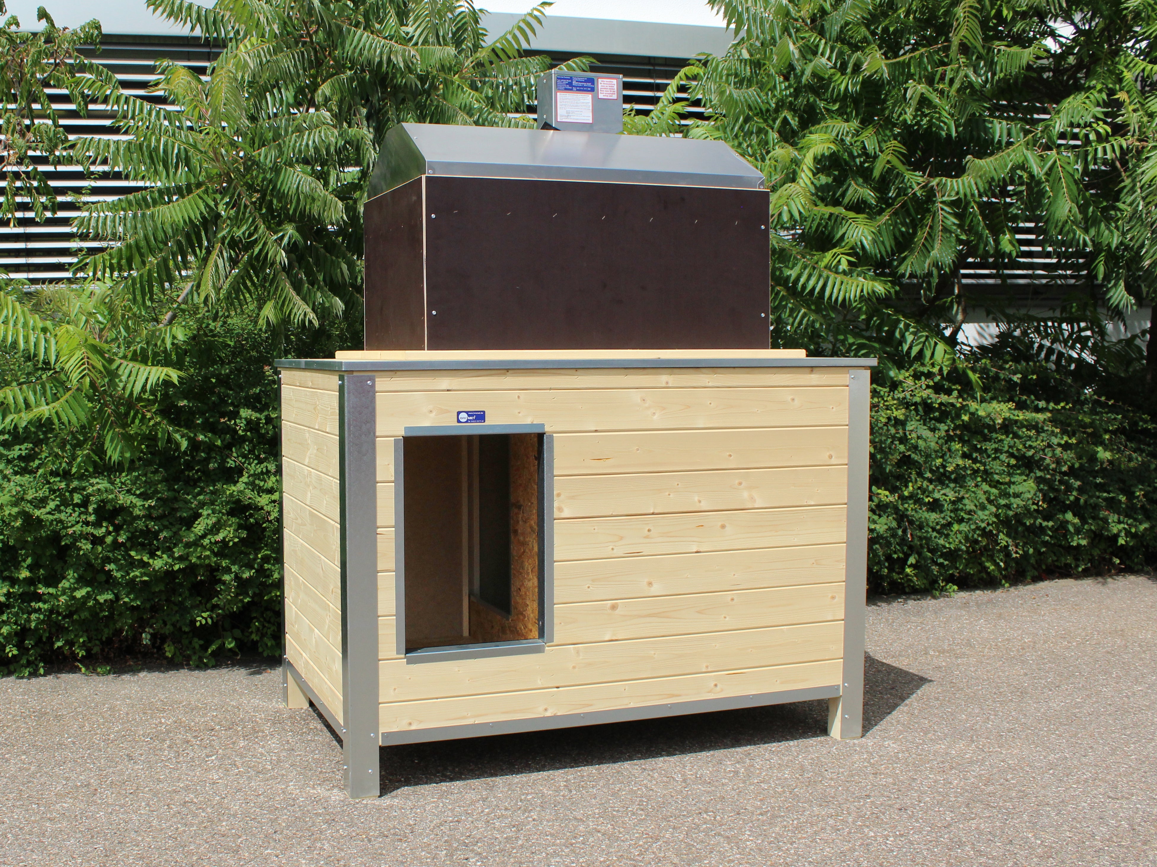 Wärmedach-Hundehütte