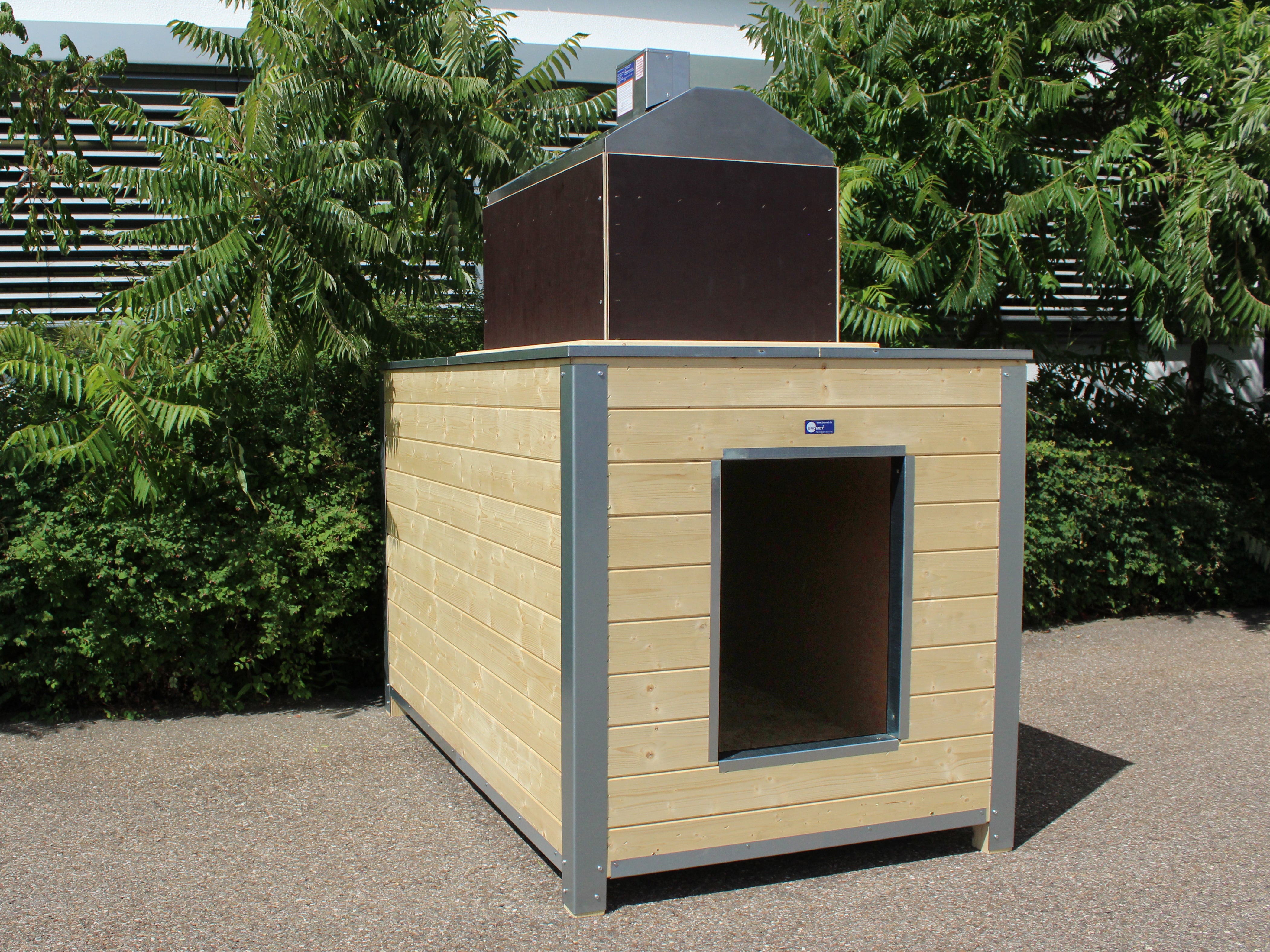 Wärmedach-Hundehütte